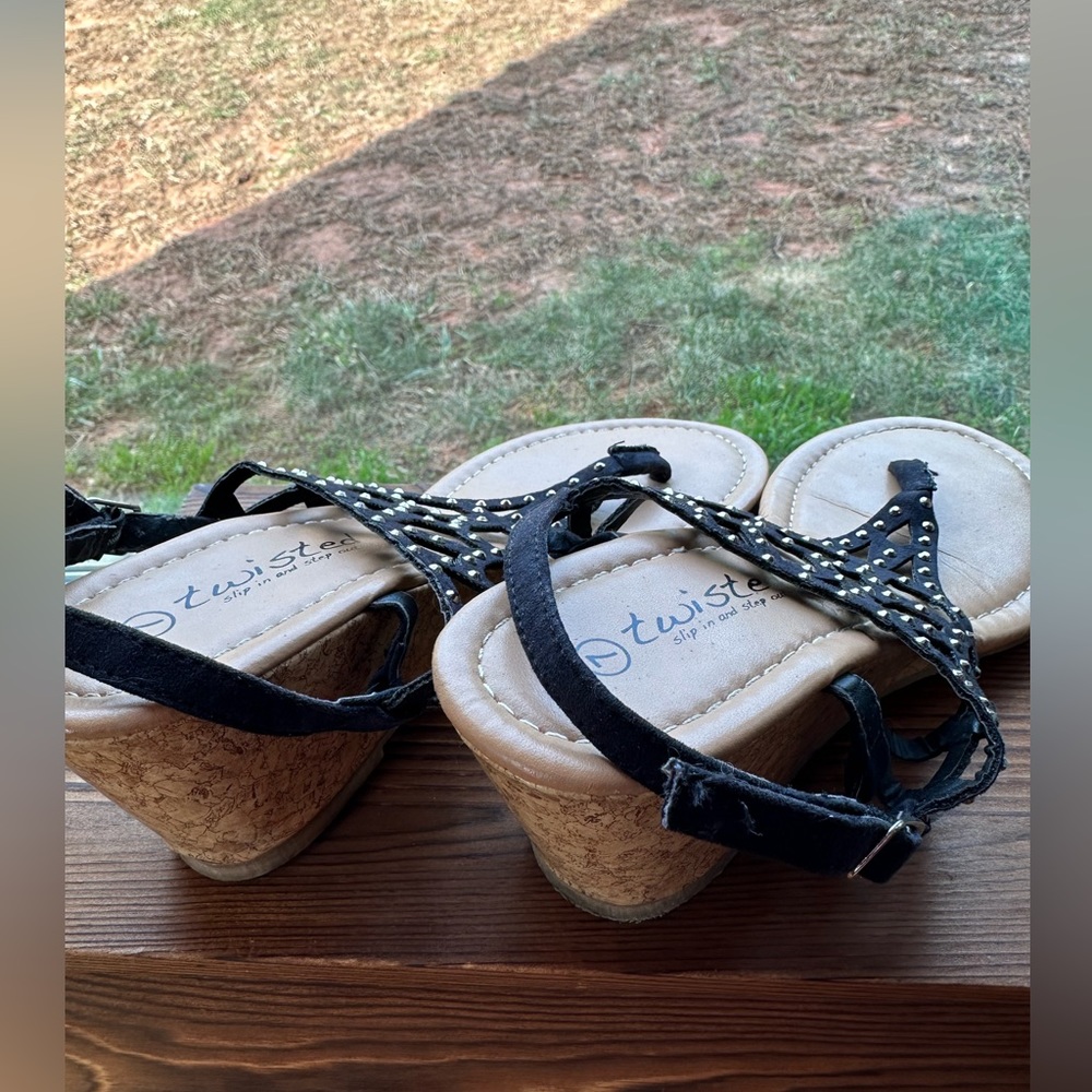 Heels - Picture 3 of 6